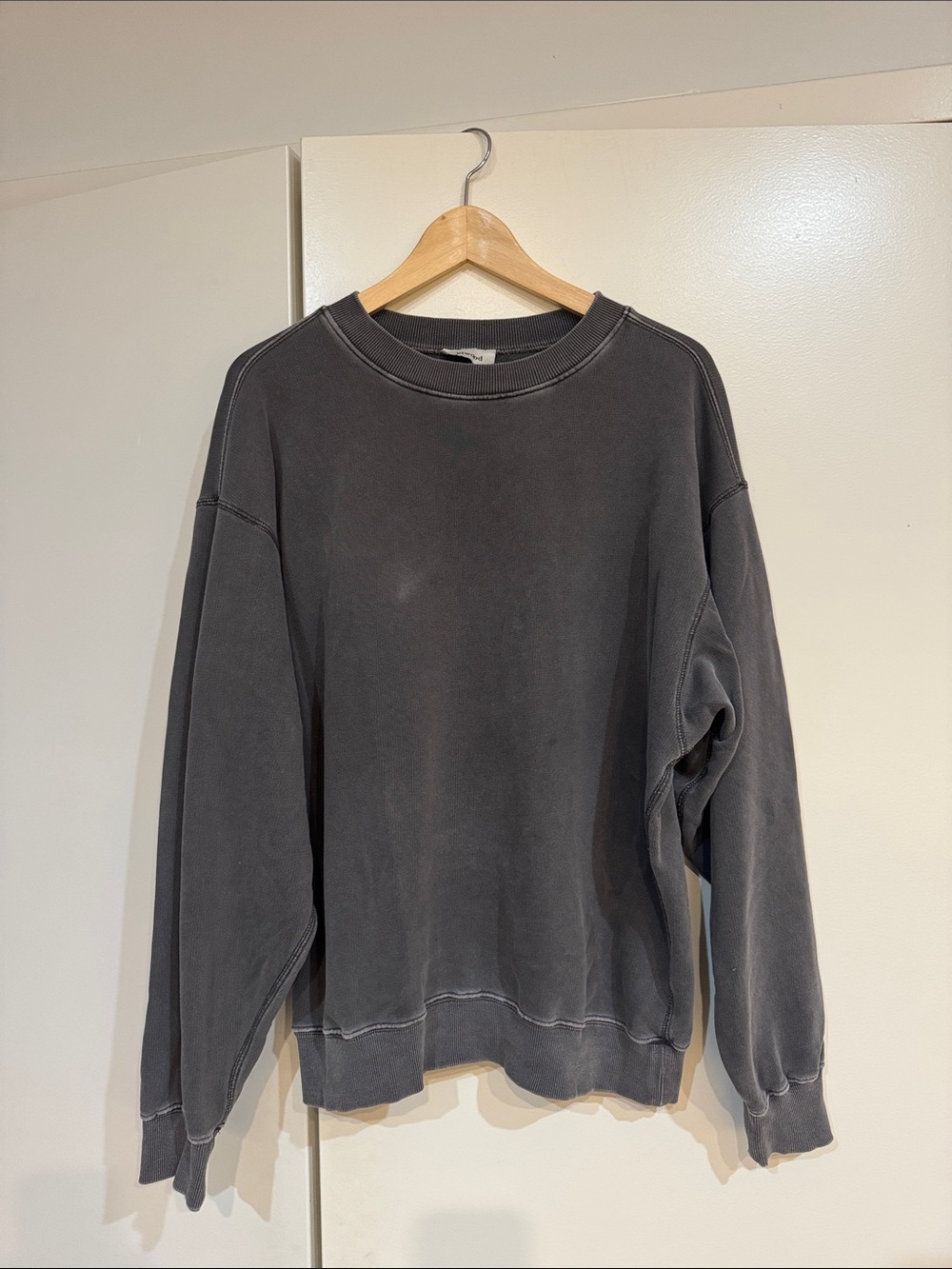 Elwood 100% Cotton Classic Core Crewneck in Faded Gray, size S - Picture 2 of 6